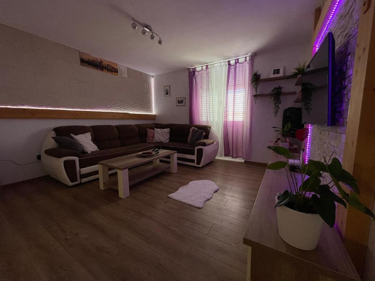 Appartement Apartman Nera à Ploce  Extérieur photo