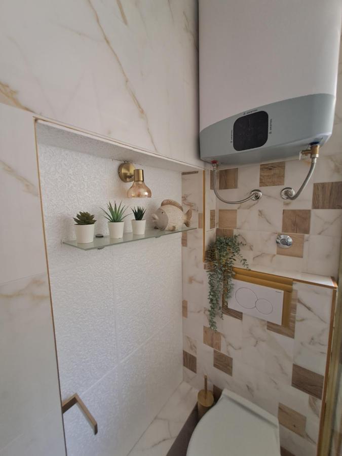 Appartement Apartman Nera à Ploce  Extérieur photo